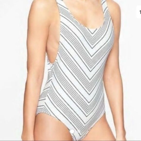 𝅺athleta 36 D/DD Chevron One Piece Swimsuit - Picture 2 of 6